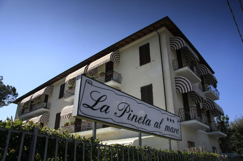 Hotel La Pineta Al Mare Forte dei Marmi Kültér fotó