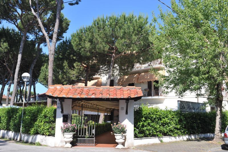 Hotel La Pineta Al Mare Forte dei Marmi Kültér fotó