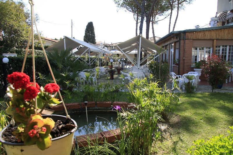 Hotel La Pineta Al Mare Forte dei Marmi Kültér fotó