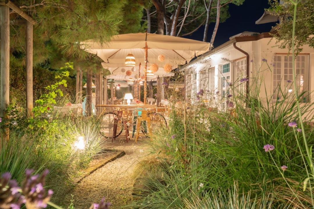 Hotel La Pineta Al Mare Forte dei Marmi Kültér fotó