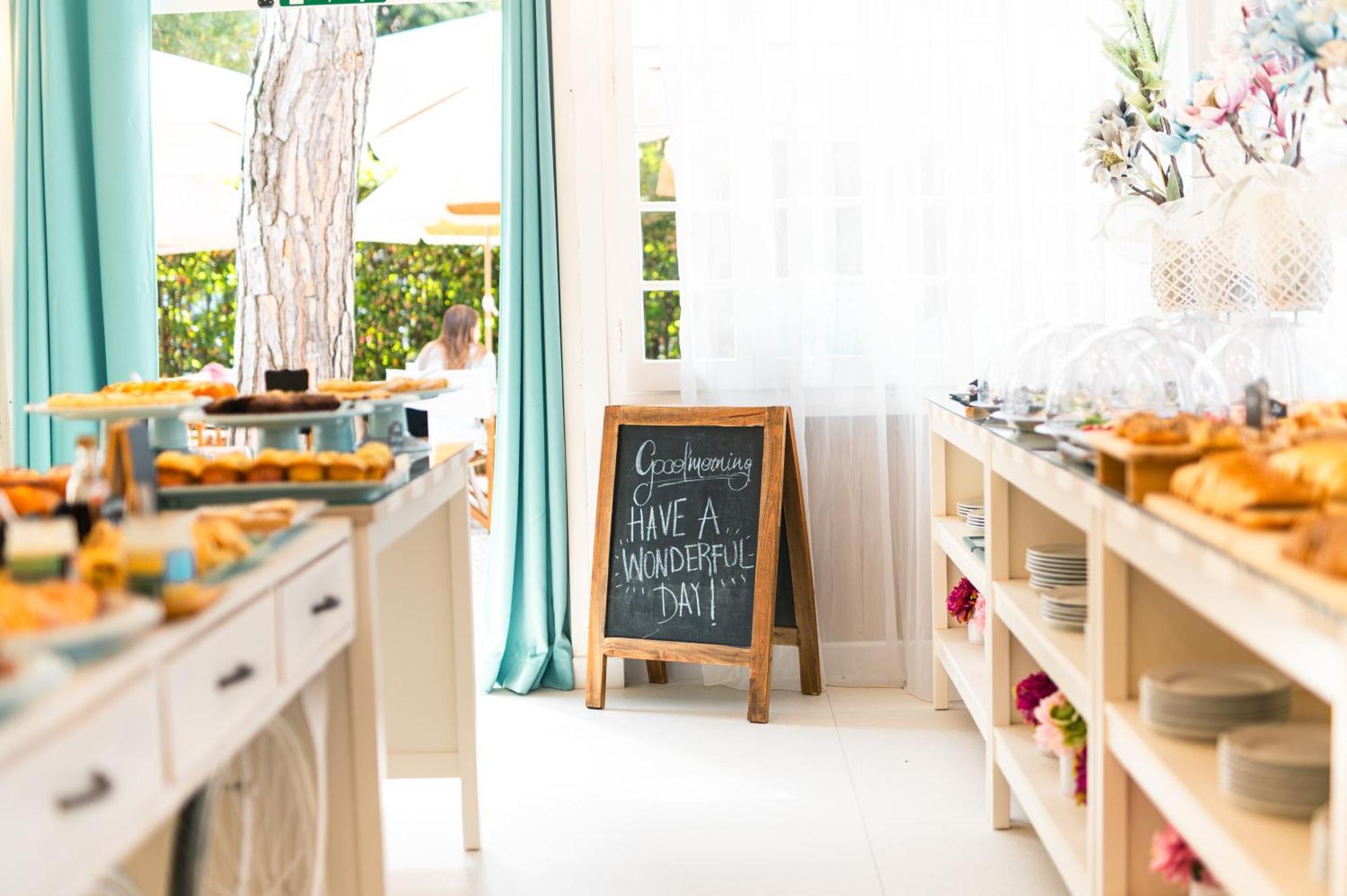 Hotel La Pineta Al Mare Forte dei Marmi Kültér fotó