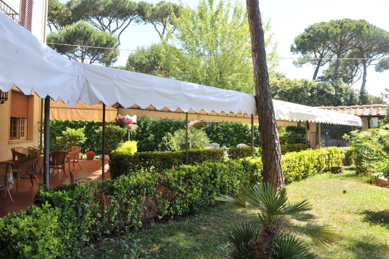 Hotel La Pineta Al Mare Forte dei Marmi Kültér fotó